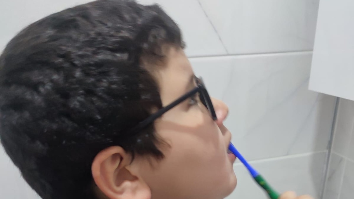 2/A Sınıfı ile Diş Fırçalama Becerisi Çalışıldı